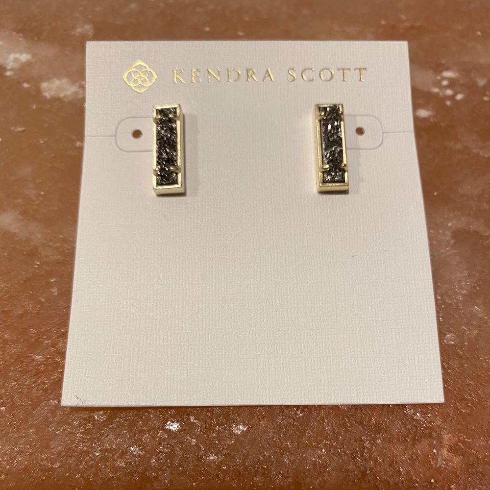 Kendra Scott NWT Drop Studs! $75 14k Gold!